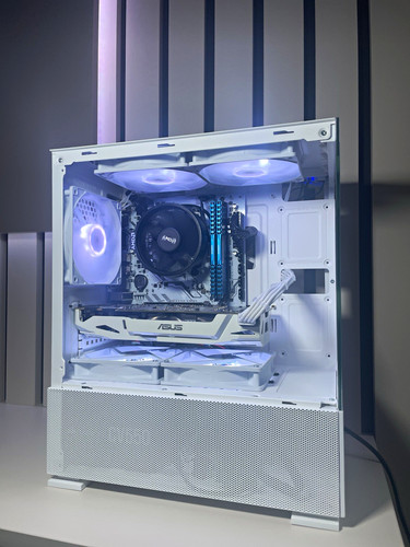 White custom fishtank gaming - fishtank,